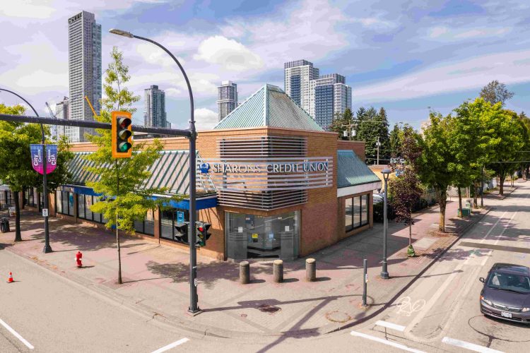 10541 King George - image